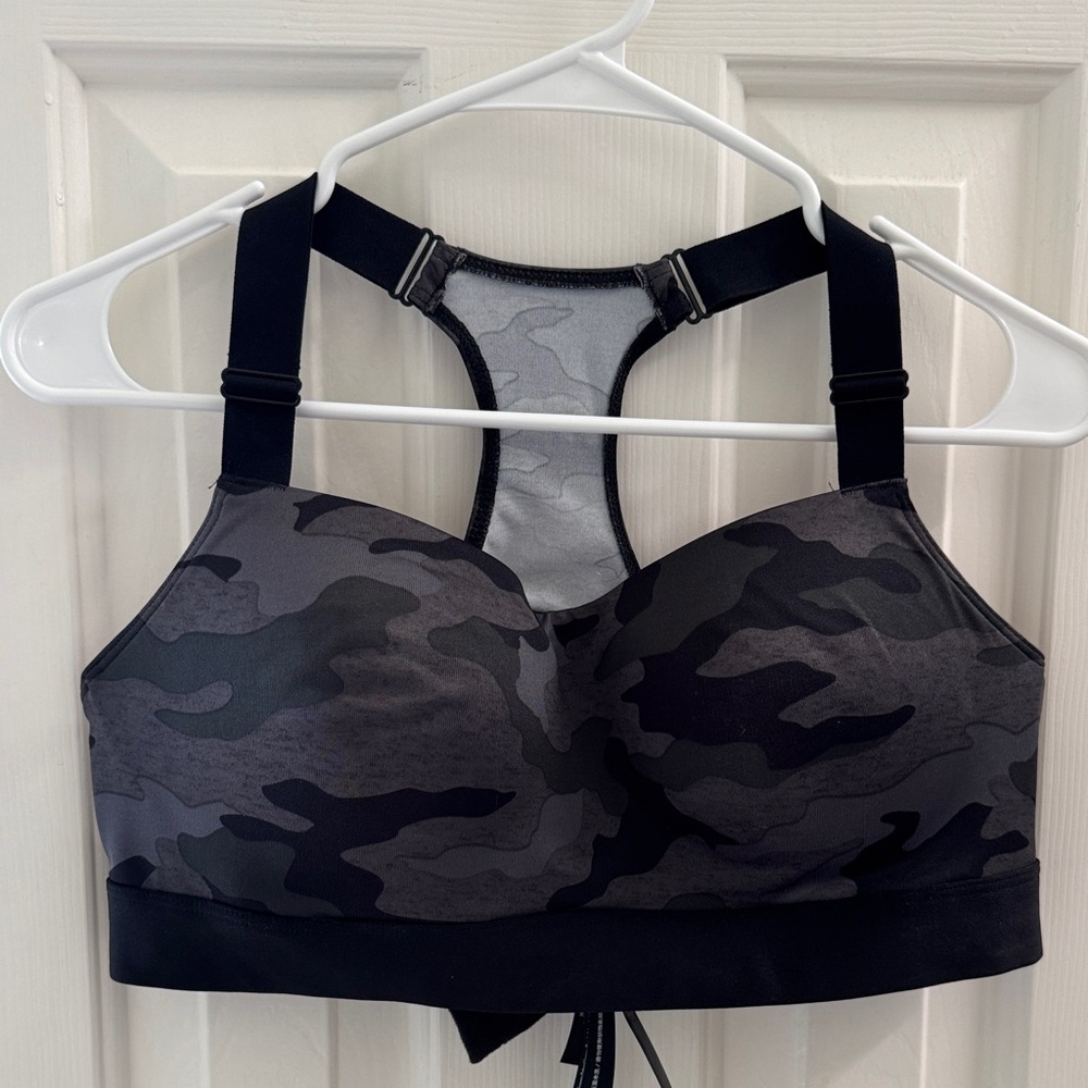 PINK Victoria's Secret Black and Gray Camo Sports Bra
